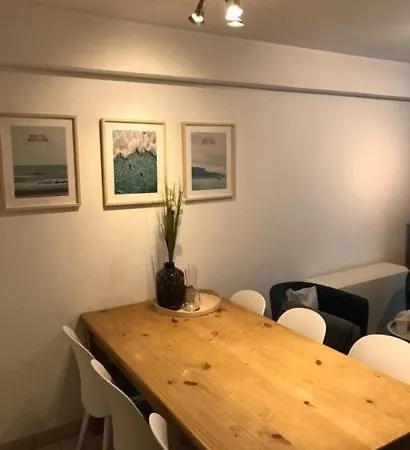 Cozy 2 Bedroom With Swimming Pool T53 דירה *