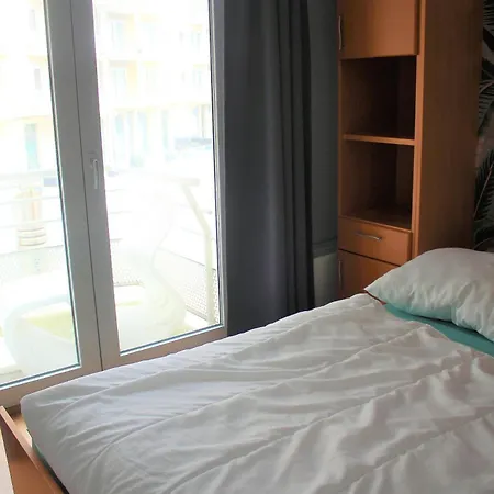Cozy 2 Bedroom With Swimming Pool T53 דירה *